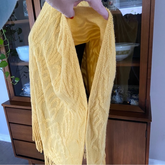 Do everything in Love Brand Open Knit Kimono with Fringe Tassels - Picture 5 of 9